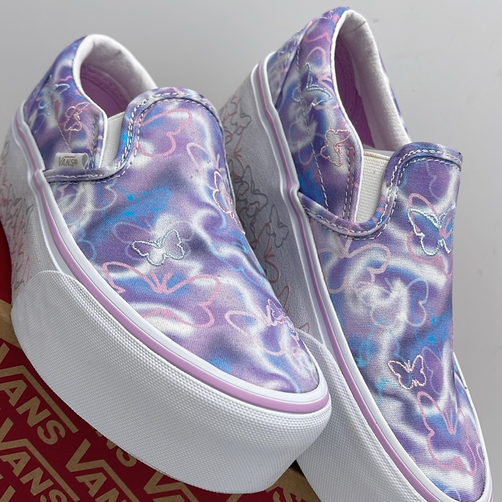 Vans WMNS Purple Platform Sneakers Classic Slip-On
Butterfly Dreams
VN0A7Q5RKPL - Picture 6 of 16